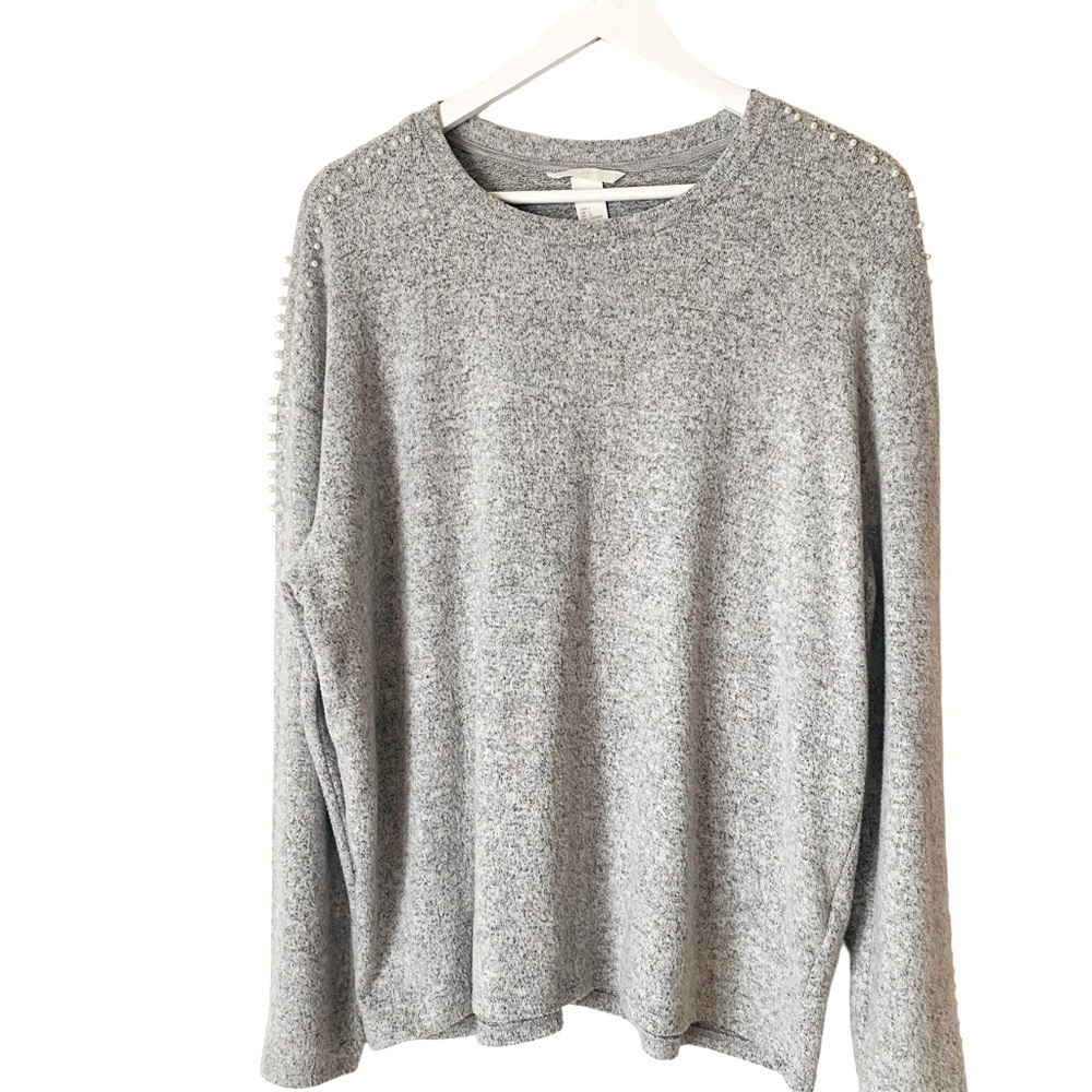 H & M  Women Gray Sweater with Faux White Pearls down Sleeves .Sz L
